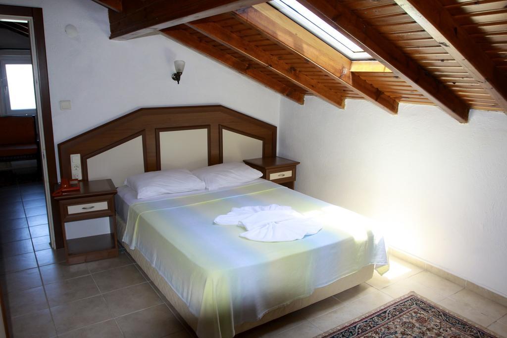 Yuecel Hotel Fethiye Exterior photo